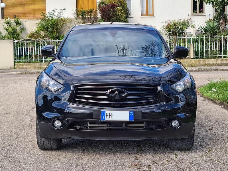 Usata Infiniti QX70 Premium 238 CV (175 kW) 2016 Nero SUV