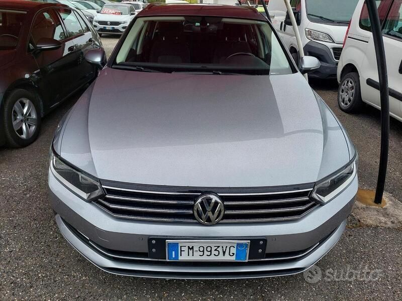 Grigio Usata 2018 VW Passat Station wagon | 11.885 € (Super prezzo) - Immagine 1/4