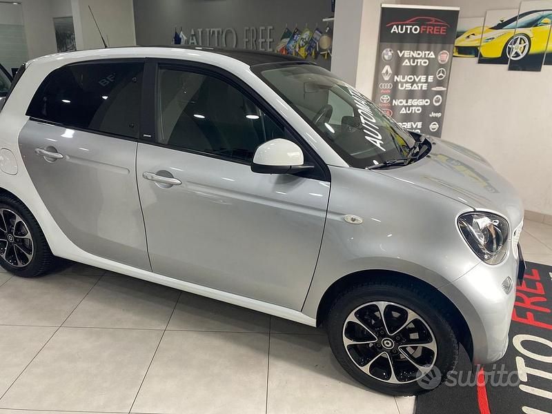 Usata Smart ForFour Passion 89 CV (65 kW) 2017 Grigio Utilitaria