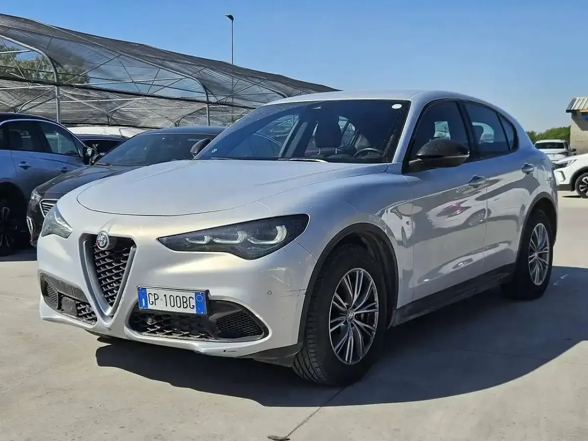 Usata Alfa Romeo Stelvio Super 209 CV (153 kW) 2023 Argento SUV