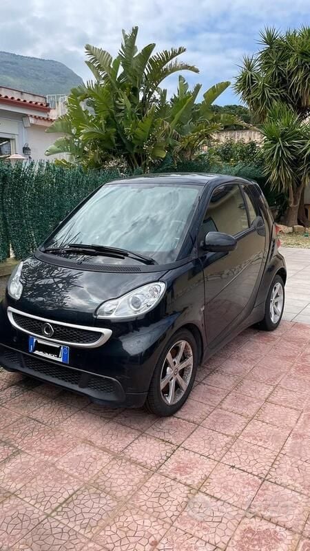 Usata 2011 Smart ForTwo Coupé Utilitaria | 4700 € (Ottimo prezzo) - Immagine 1/4