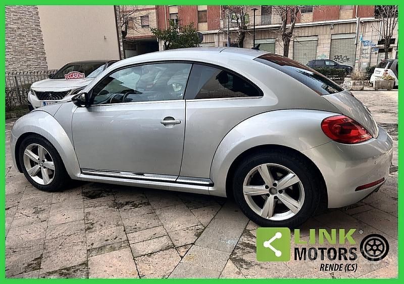 Usata VW Beetle Sportline 140 CV (102 kW) 2012 Bianco Utilitaria