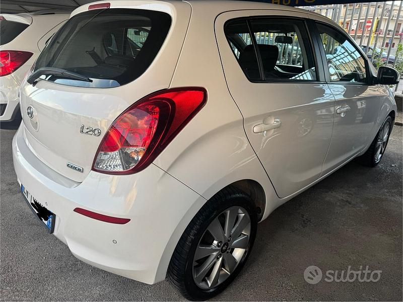 Usata Hyundai i20 Edition 90 CV (66 kW) 2013 Bianco Berlina