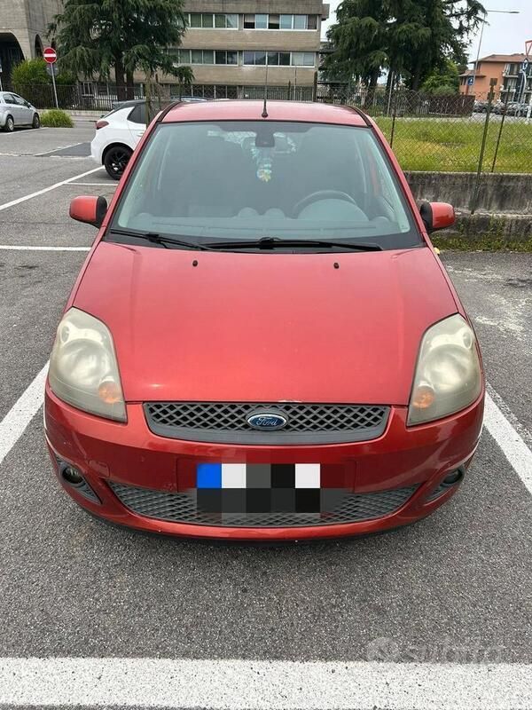 Usata 2008 Ford Fiesta Due volumi | 3000 € (Cara) - Immagine 1/4