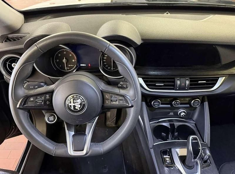 Usata Alfa Romeo Stelvio Business 160 CV (117 kW) 2021 Grigio SUV