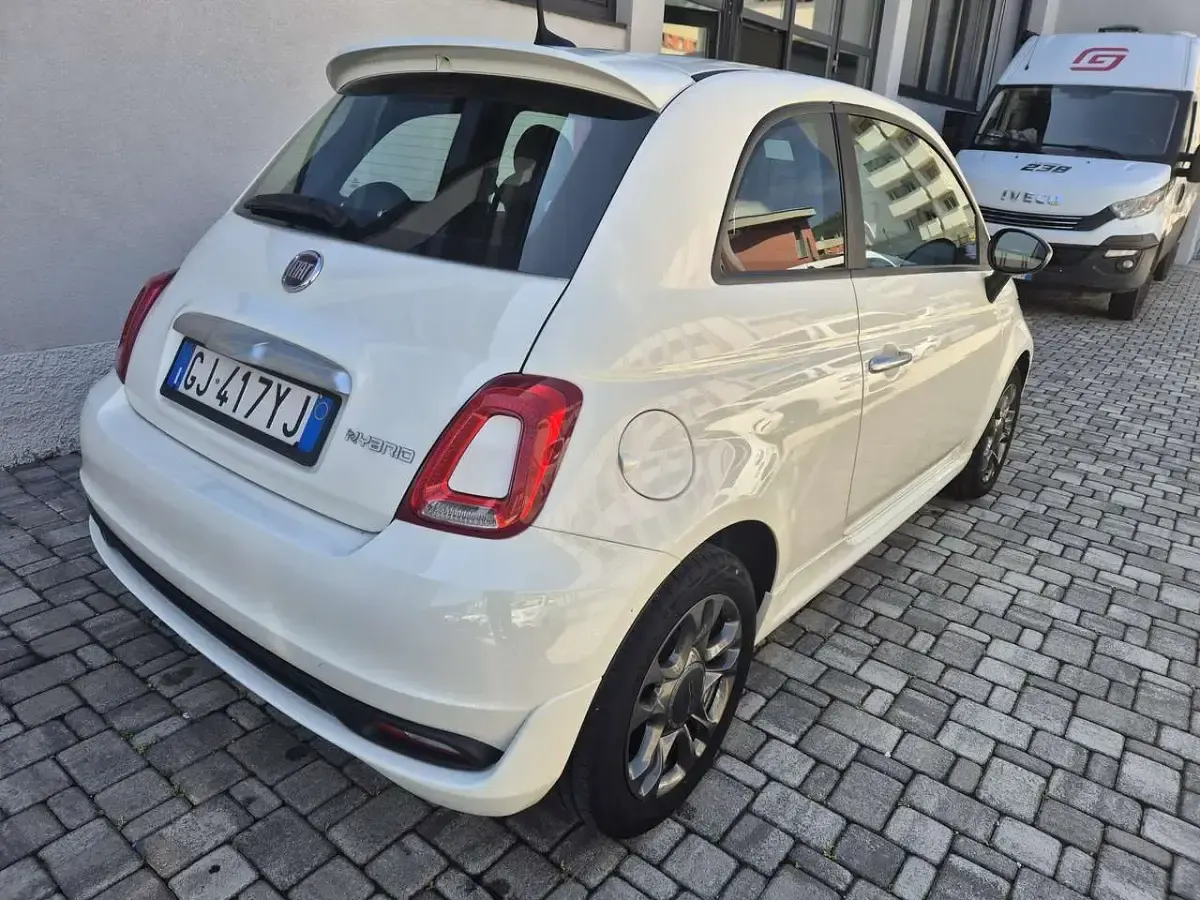 Begagnad Fiat 500 Connect 70 HK (51 kW) 2022 Vit Sedan