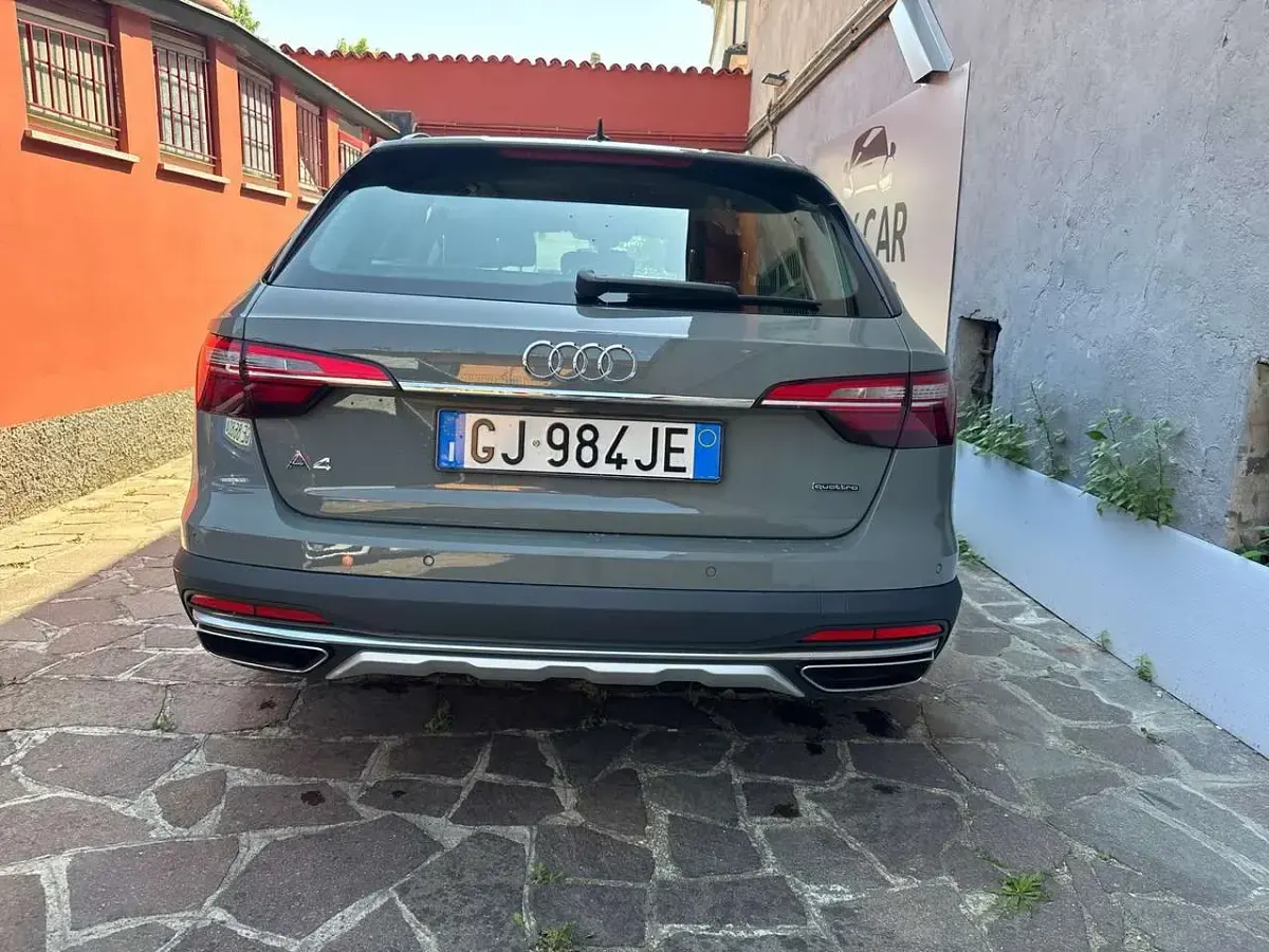 Usata Audi A4 Allroad Business 204 CV (150 kW) 2022 Grigio Station wagon