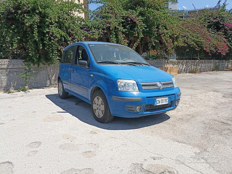 Usata Fiat Panda Dynamic 60 CV (44 kW) 2004 Blu Utilitaria