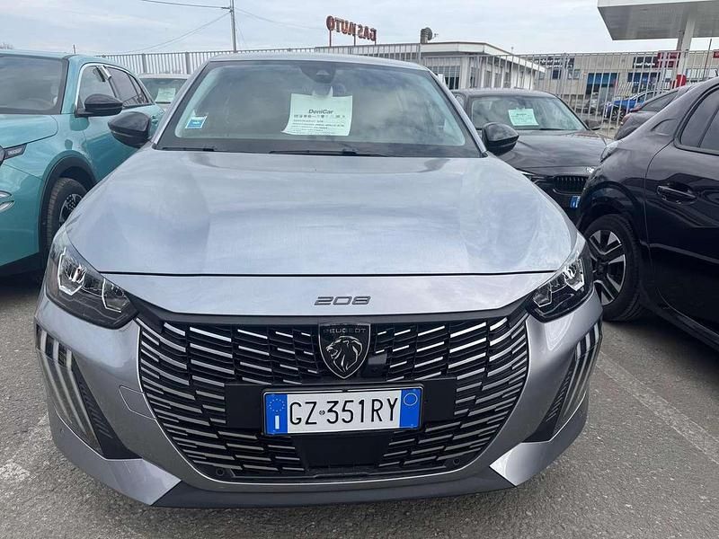 Usata Peugeot 208 Allure 101 CV (74 kW) 2025 Argento Utilitaria
