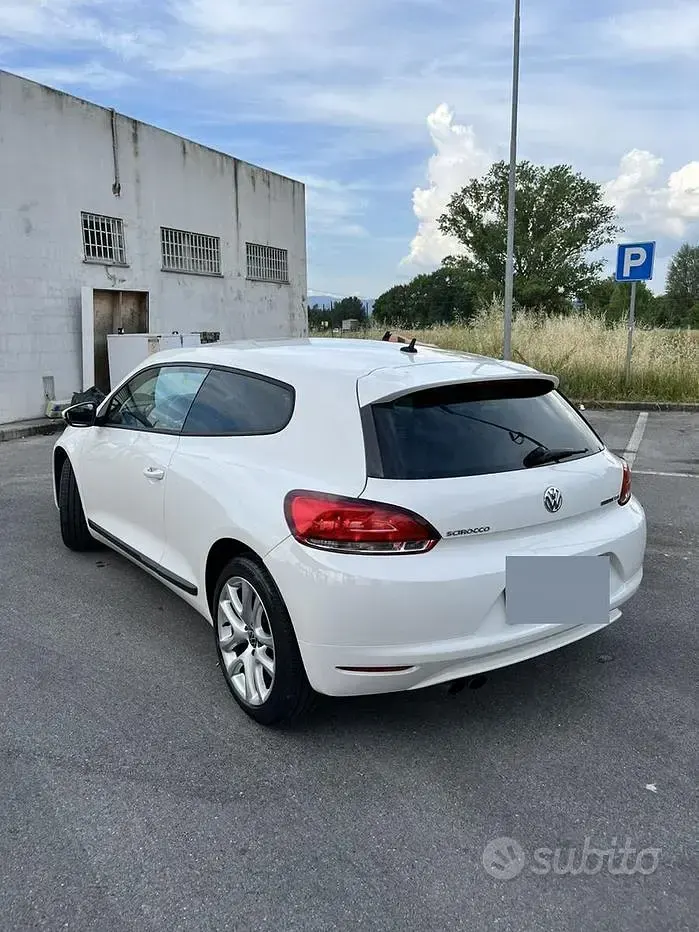 Usata VW Scirocco 122 CV (89 kW) 2011 Bianco Coupé