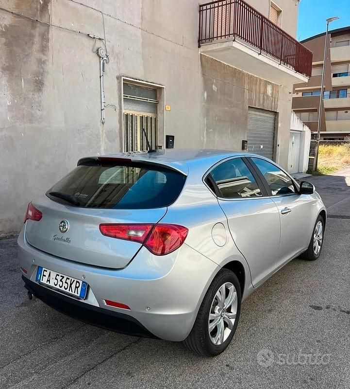 Usata Alfa Romeo Giulietta 2015 Grigio Utilitaria