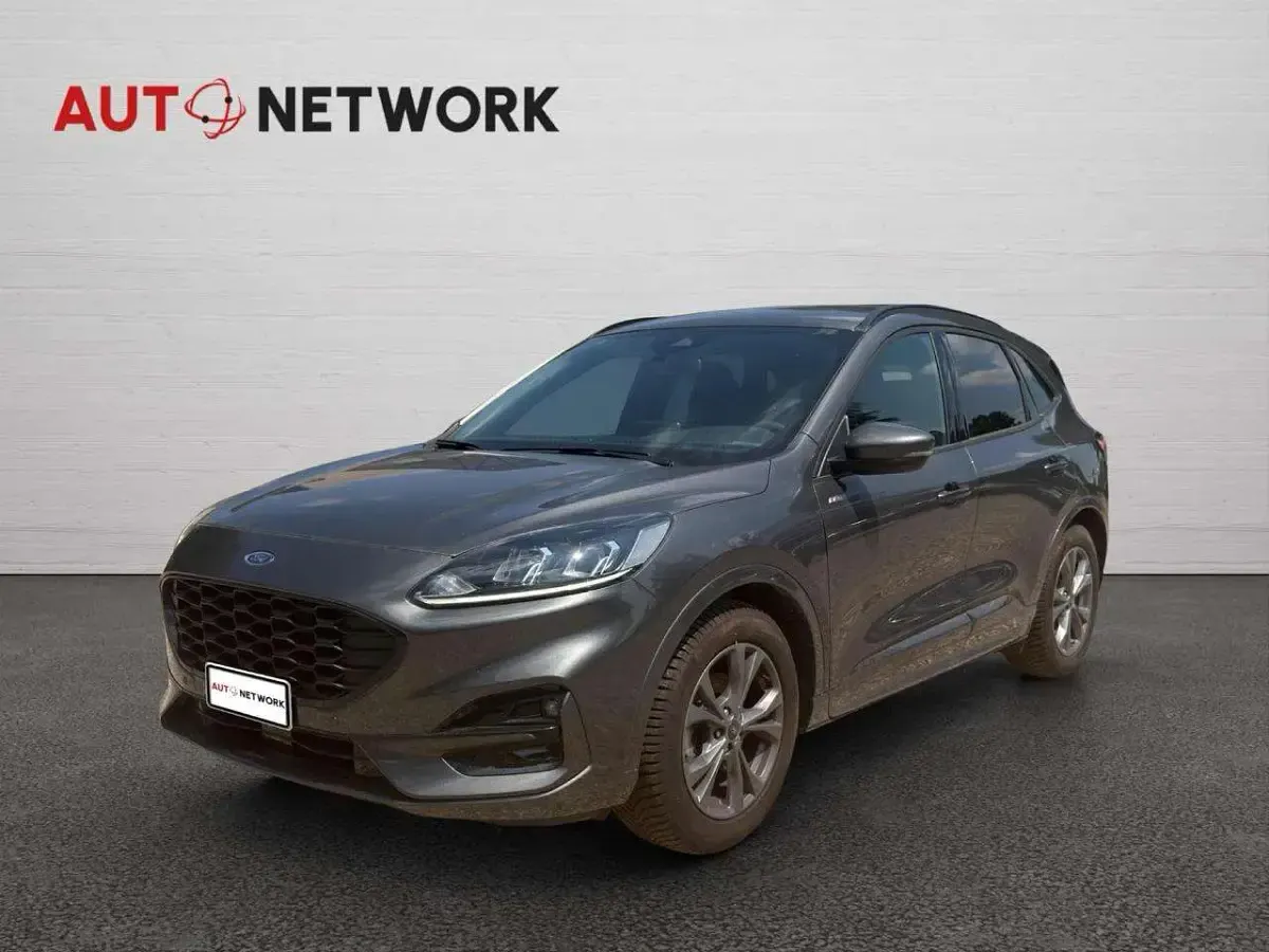 Usata Ford Kuga ST-Line 120 CV (88 kW) 2024 Grigio scuro SUV