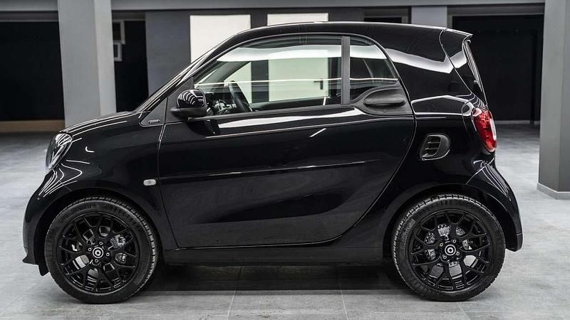 Usata Smart ForTwo Coupé Superpassion 71 CV (52 kW) 2019 Nero metall perlato Utilitaria