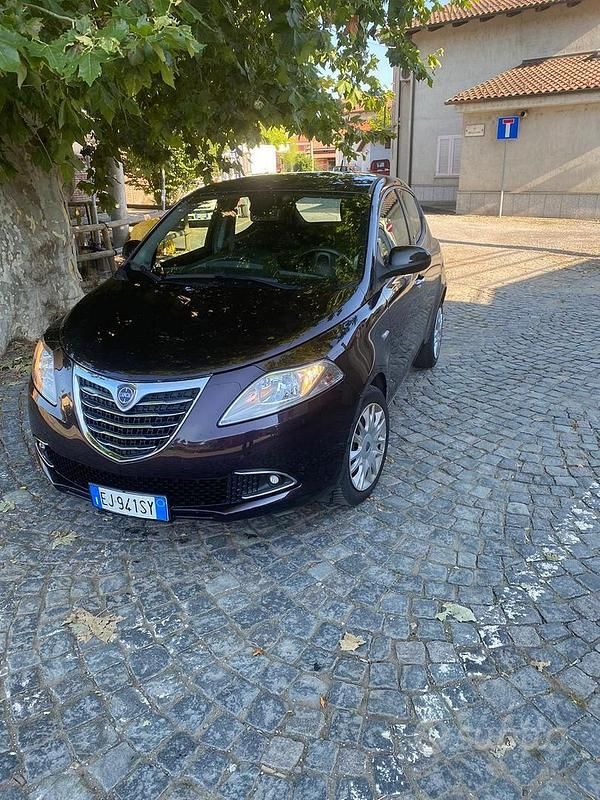 Usata Lancia Ypsilon 95 CV (69 kW) 2011 Utilitaria
