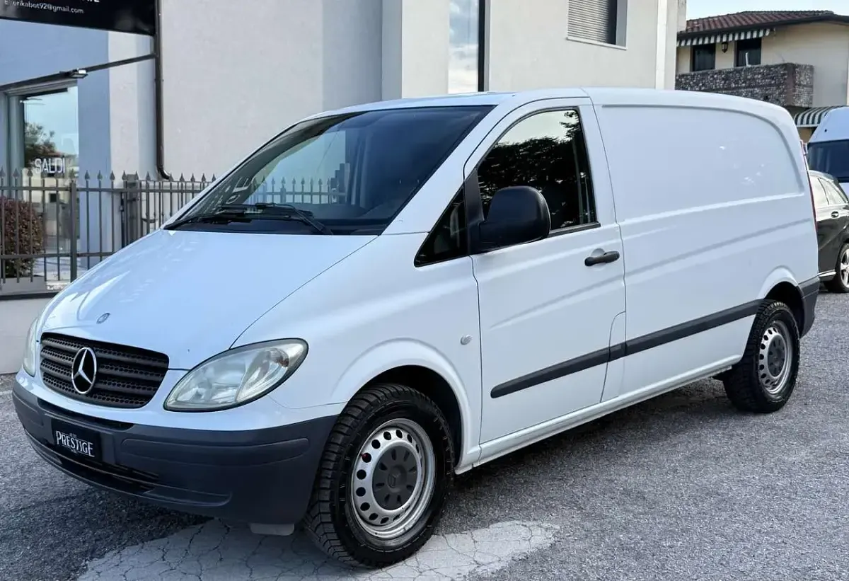 Usata Mercedes Vito 150 CV (110 kW) 2010 Bianco Furgone