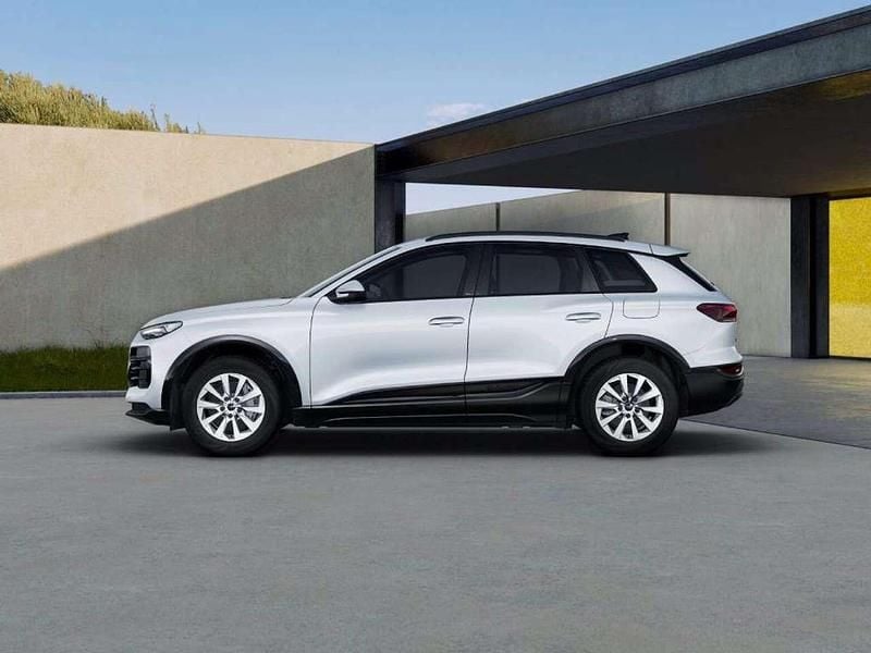 Nuova Audi Q6 e-tron Business 119 kW (163 CV) 2025 Bianco ghiacciaio metallizzato SUV