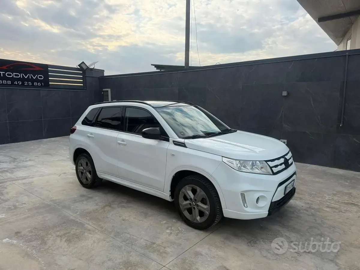 Second-hand Suzuki Vitara 120 CP (88 kW) 2017 Alb SUV