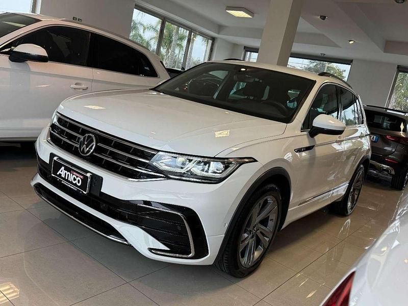 Bianco Usata 2021 VW Tiguan R-line SUV | 26.700 € (Molto cara) - Immagine 1/4