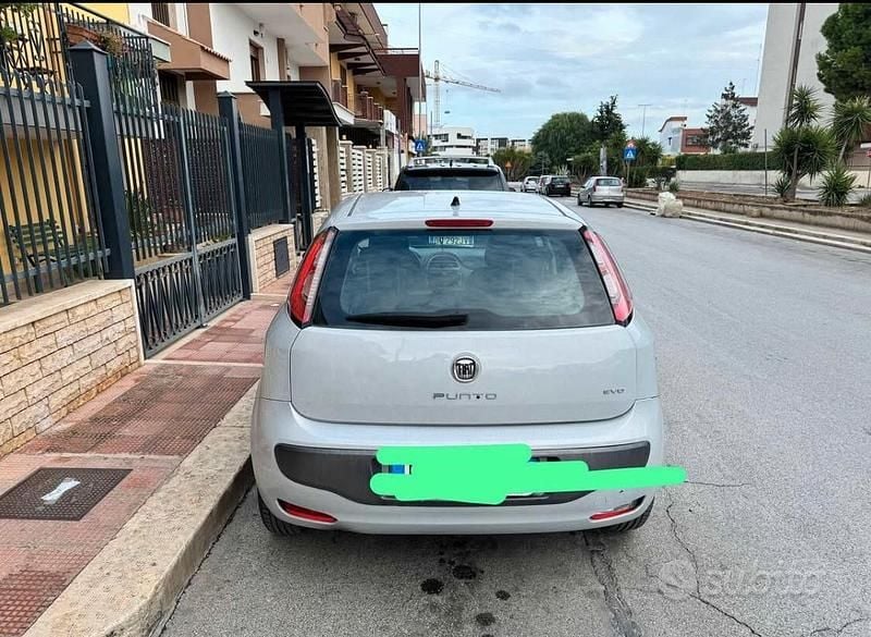 Usata Fiat Punto Evo 95 CV (69 kW) 2011 Grigio Utilitaria