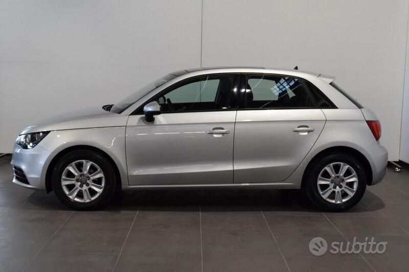 Usata 2012 Audi A1 Attraction Due volumi | 8500 € (Buon prezzo) - Immagine 1/4