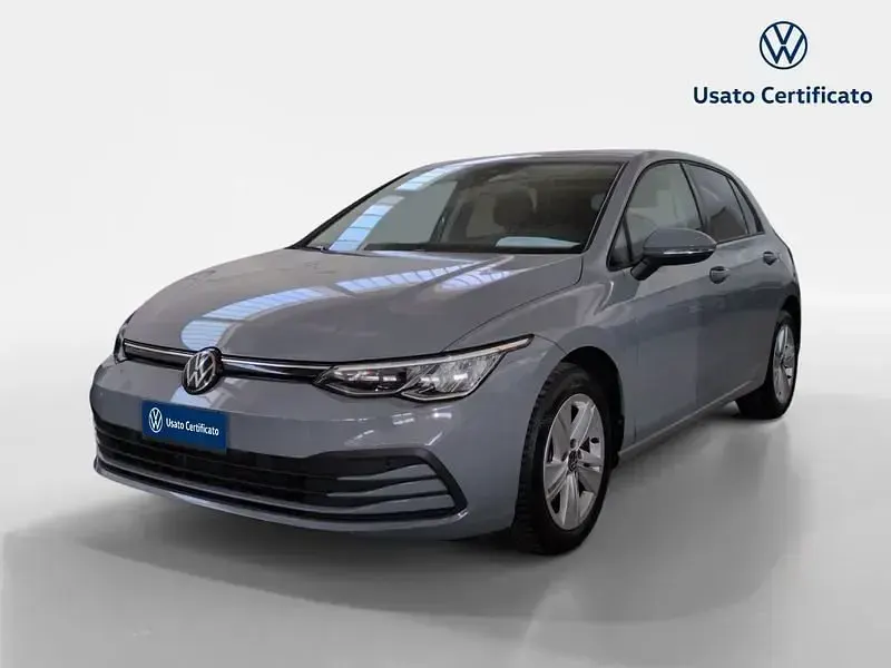 Usata VW Golf VIII Life 116 CV (85 kW) 2022 Utilitaria