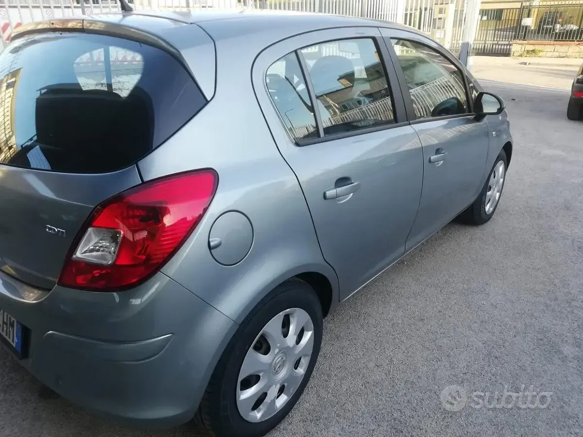 Usata Opel Corsa 75 CV (55 kW) 2012 Grigio Utilitaria