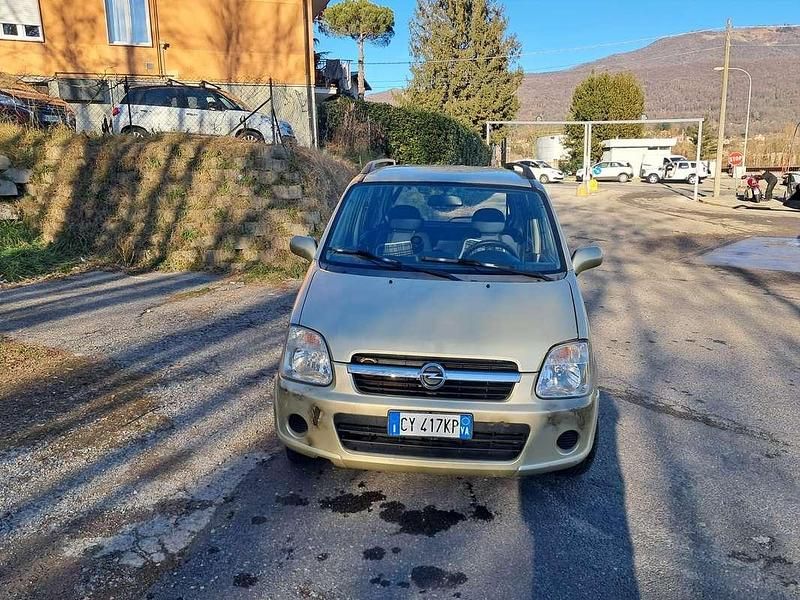 Usata Opel Agila Club 80 CV (58 kW) 2005 Beige Utilitaria