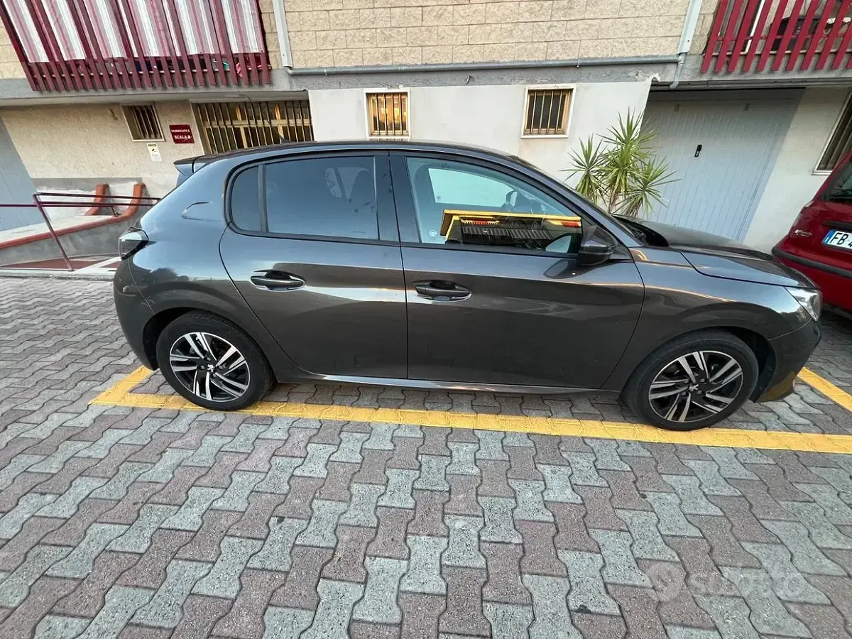 Usata Peugeot 208 102 CV (75 kW) 2020 Grigio Utilitaria