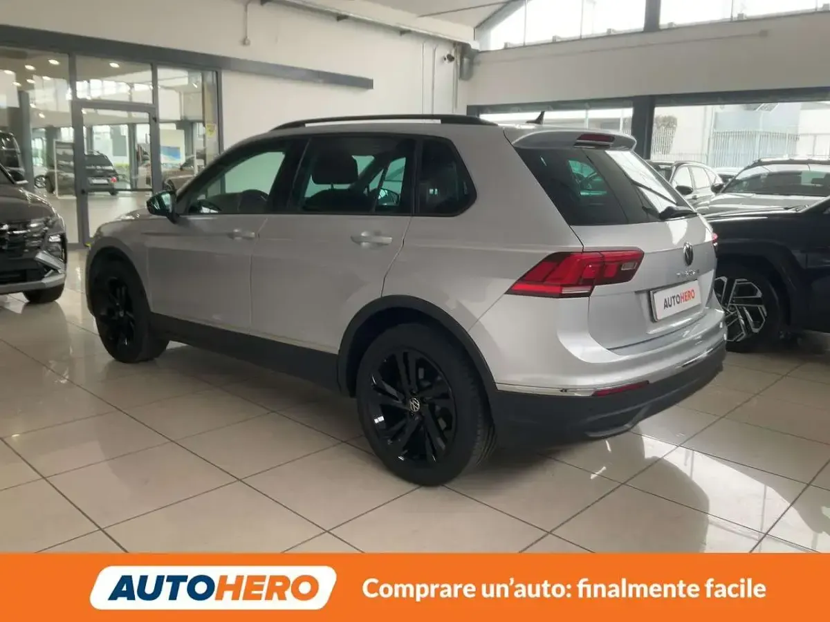 Usata VW Tiguan Life 150 CV (110 kW) 2021 Argento SUV