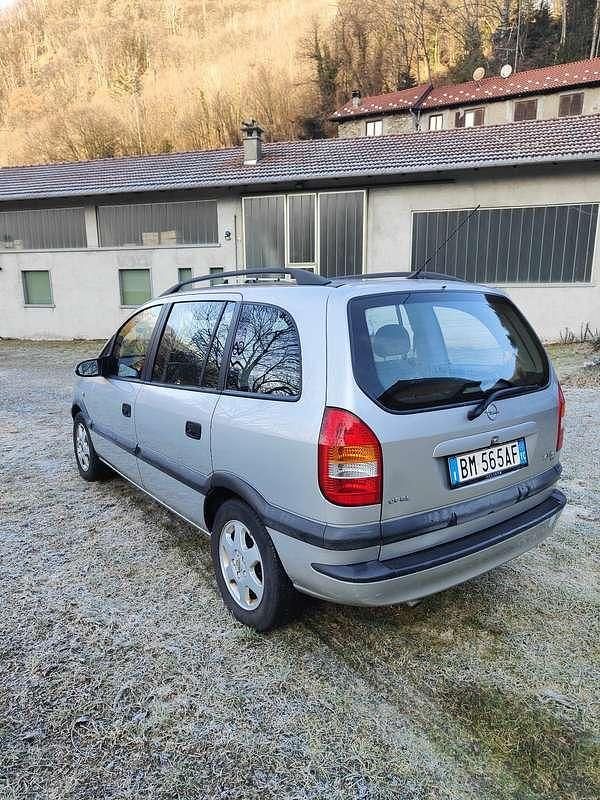 Usata Opel Zafira Elegance 125 CV (91 kW) 2003 Monovolume