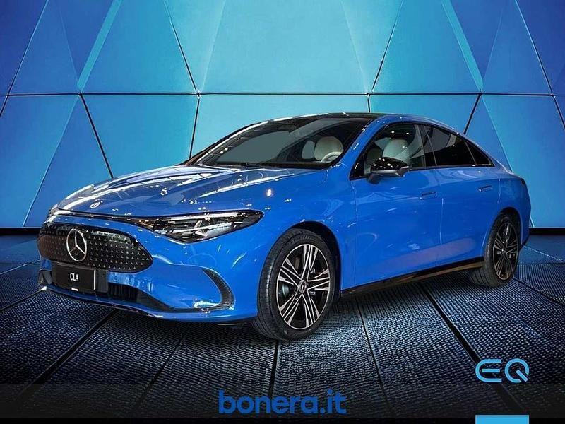 Clear blue Nuova 2025 Mercedes 250 Advanced Plus Tre volumi | 55.000 € (Buon prezzo) - Immagine 1/4
