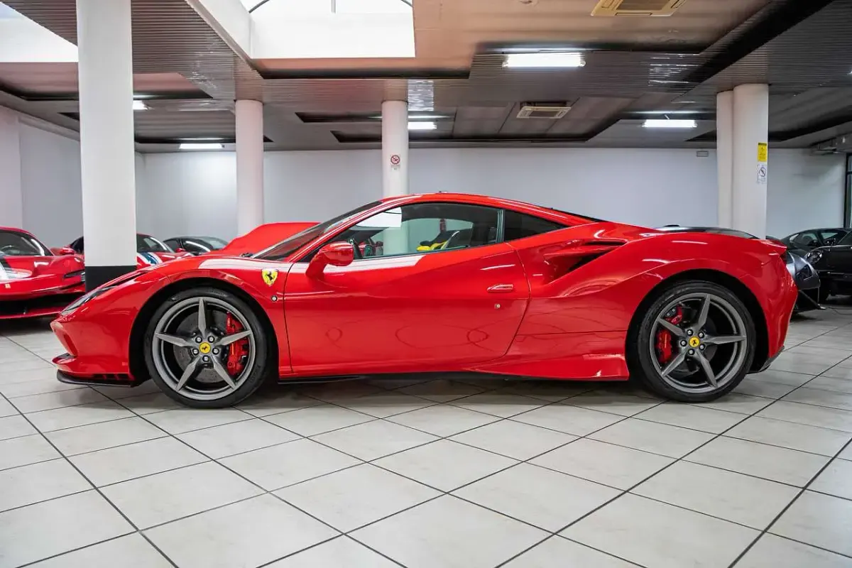 Usata Ferrari F8 721 CV (530 kW) 2021 Rosso corsa Coupé
