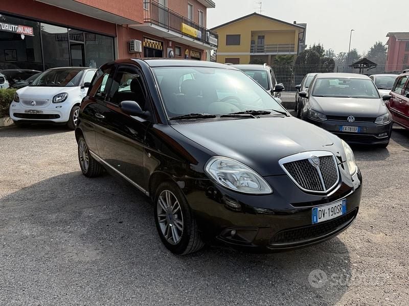 Usata Lancia Ypsilon 60 CV (44 kW) 2009 Nero Utilitaria