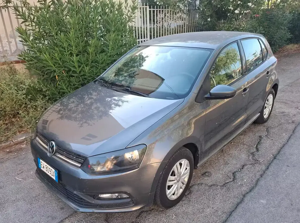 Usata VW Polo Trendline 60 CV (44 kW) 2015 Grigio Berlina