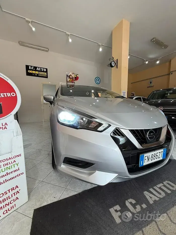 Usata Nissan Micra N-Connecta 90 CV (66 kW) 2018 Grigio Utilitaria