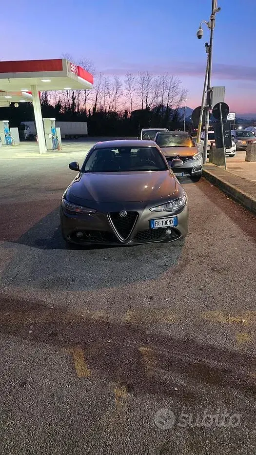 Usata Alfa Romeo Giulia 150 CV (110 kW) 2017 Berlina