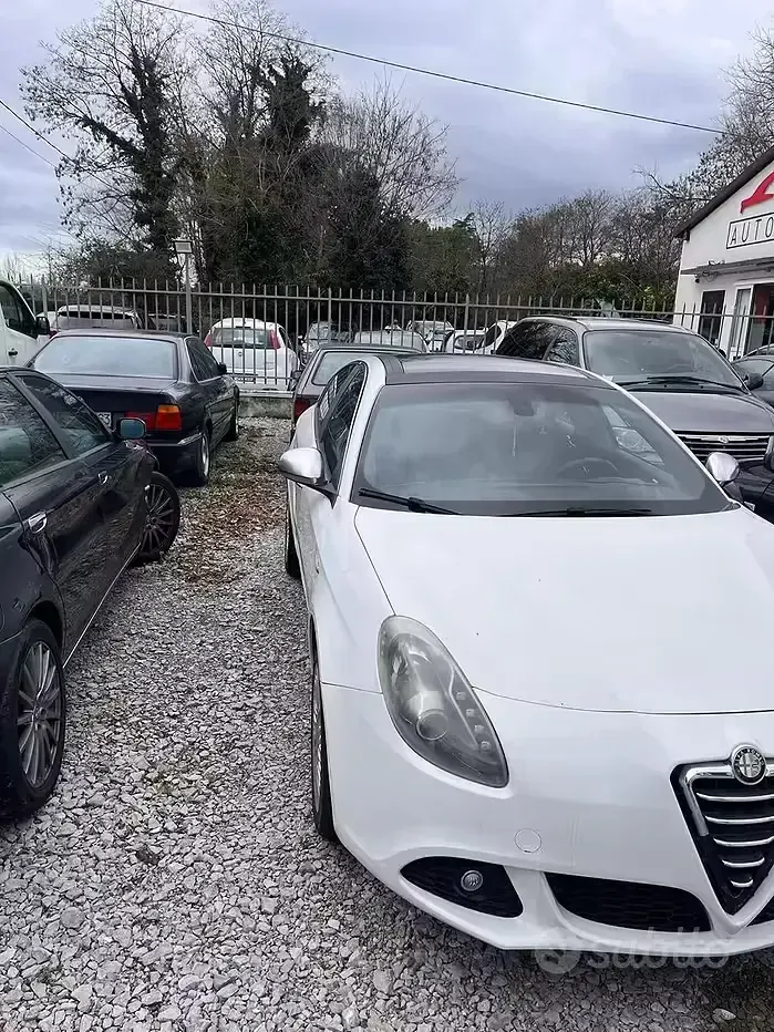Usata Alfa Romeo Giulietta 105 CV (77 kW) 2012 Bianco Utilitaria
