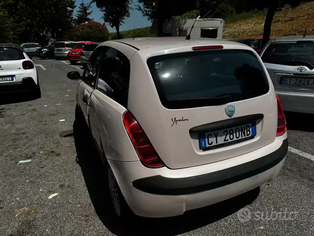 Usata Lancia Ypsilon 86 CV (63 kW) 2005 Giallo Utilitaria