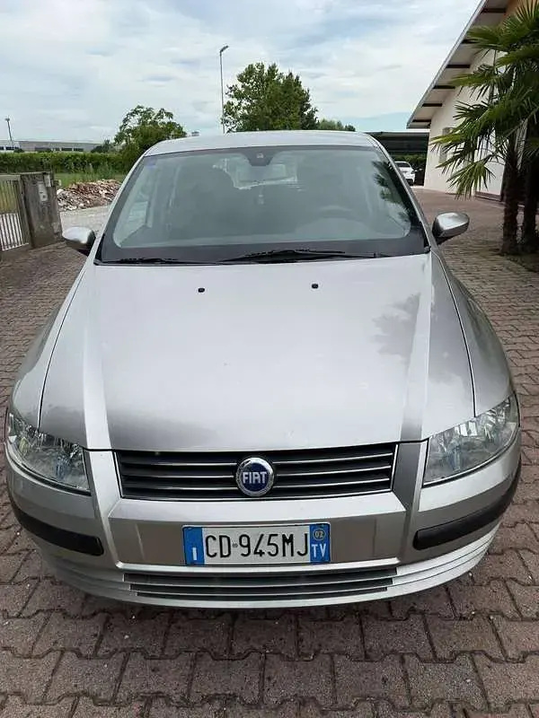 Usata Fiat Stilo Dynamic 116 CV (85 kW) 2002 Argento Berlina