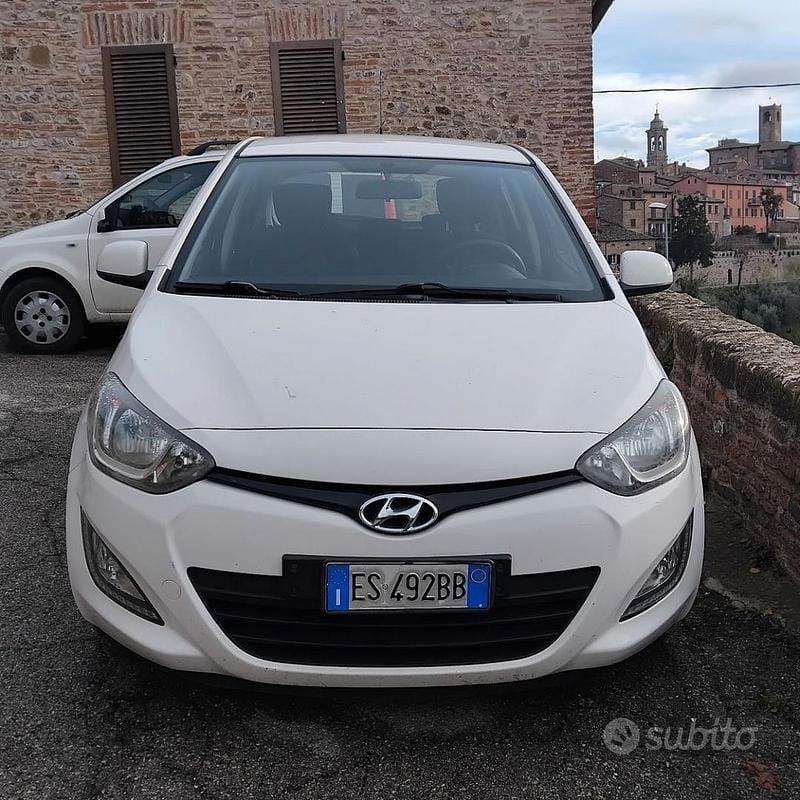 Usata Hyundai i20 Classic 85 CV (62 kW) 2013 Bianco Berlina