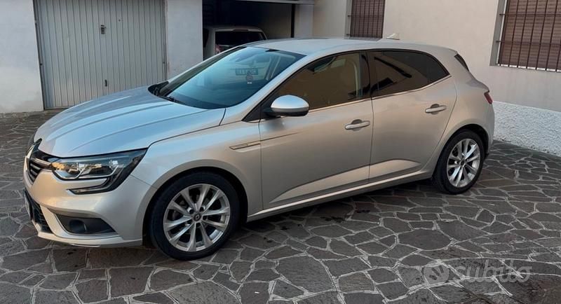 Usata Renault Mégane IV Intens 110 CV (80 kW) 2017 Grigio Berlina