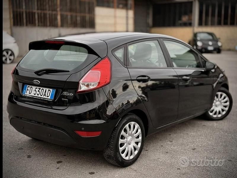 Usata Ford Fiesta 75 CV (55 kW) 2016 Nero Berlina