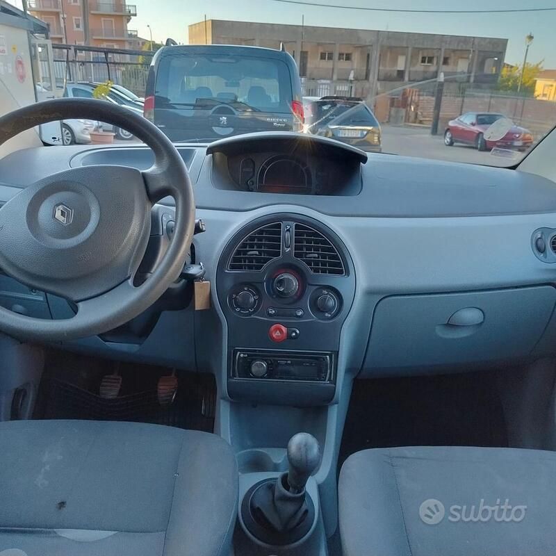 Usata Renault Modus Dynamique 75 CV (55 kW) 2007 Grigio Monovolume