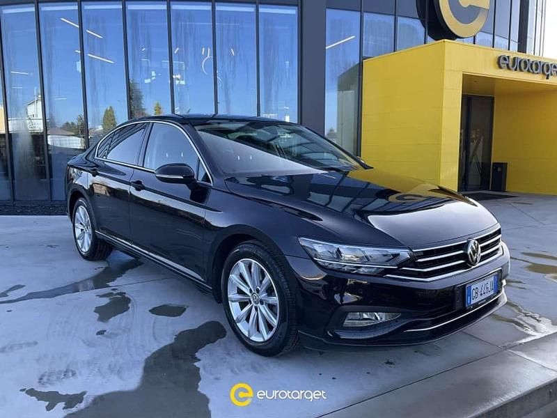 Nero Usata 2020 VW Passat Business Tre volumi | 15.500 € (Buon prezzo) - Immagine 1/4