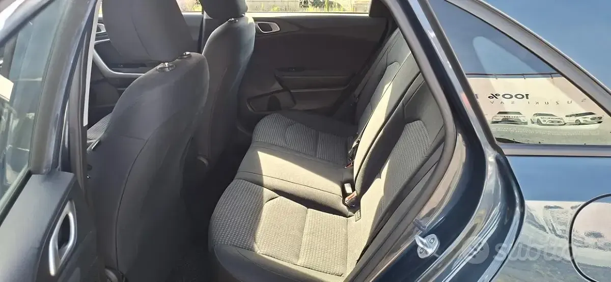 Usata Kia Ceed 100 CV (73 kW) 2019 Bluazzurro Utilitaria