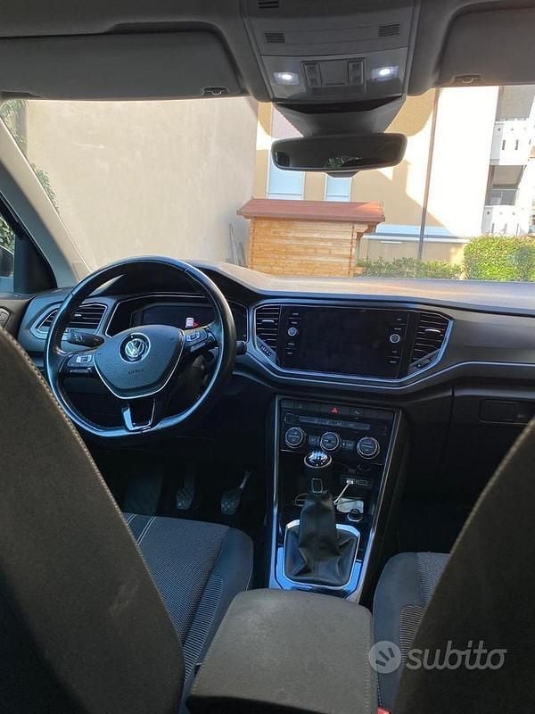 Usata VW T-Roc 115 CV (84 kW) 2018 Grigio SUV