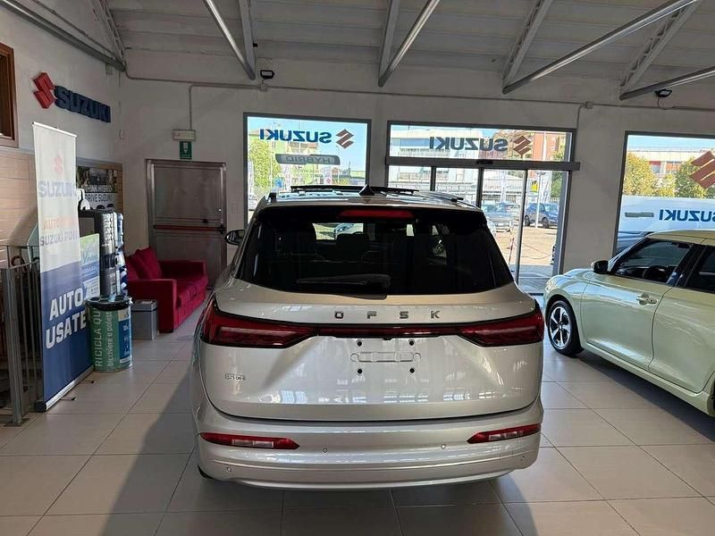 Nuova DFSK E5 190 CV (139 kW) 2025 Argento metallizzato SUV