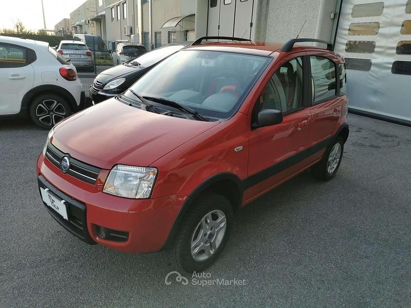 Usata Fiat Panda 4x4 Climbing 69 CV (50 kW) 2006 Rosso Utilitaria