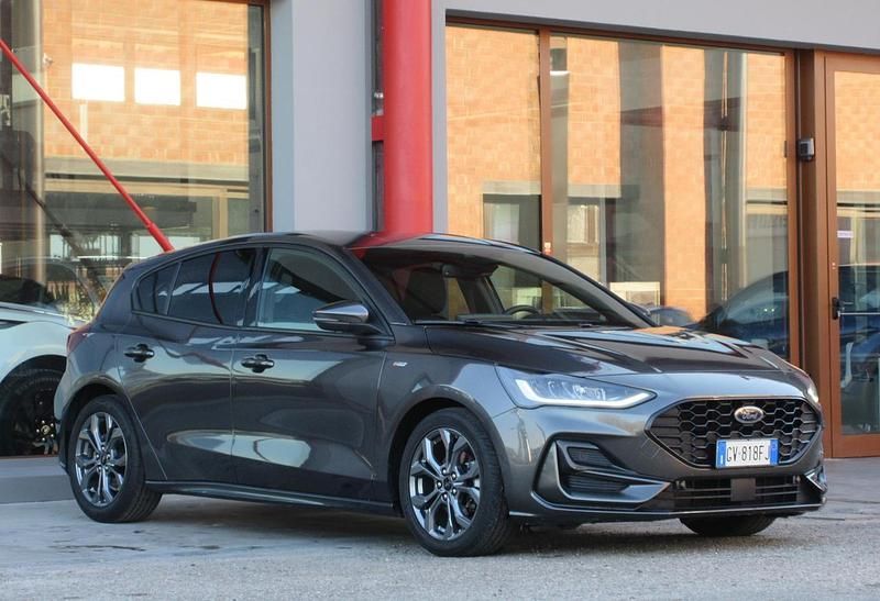 Usata Ford Focus ST-Line 116 CV (85 kW) 2024 Marrone Berlina