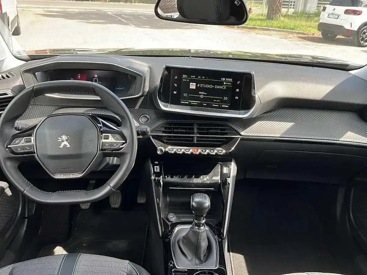 Usata Peugeot 2008 Allure 110 CV (80 kW) 2022 Grigio SUV